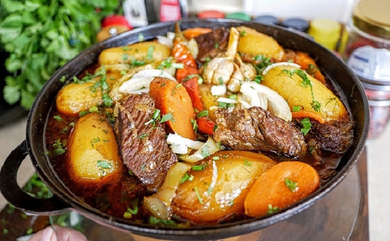 Димляма — рагу, которое невозможно забыть: идеальный рецепт с мясом и овощами по-восточному