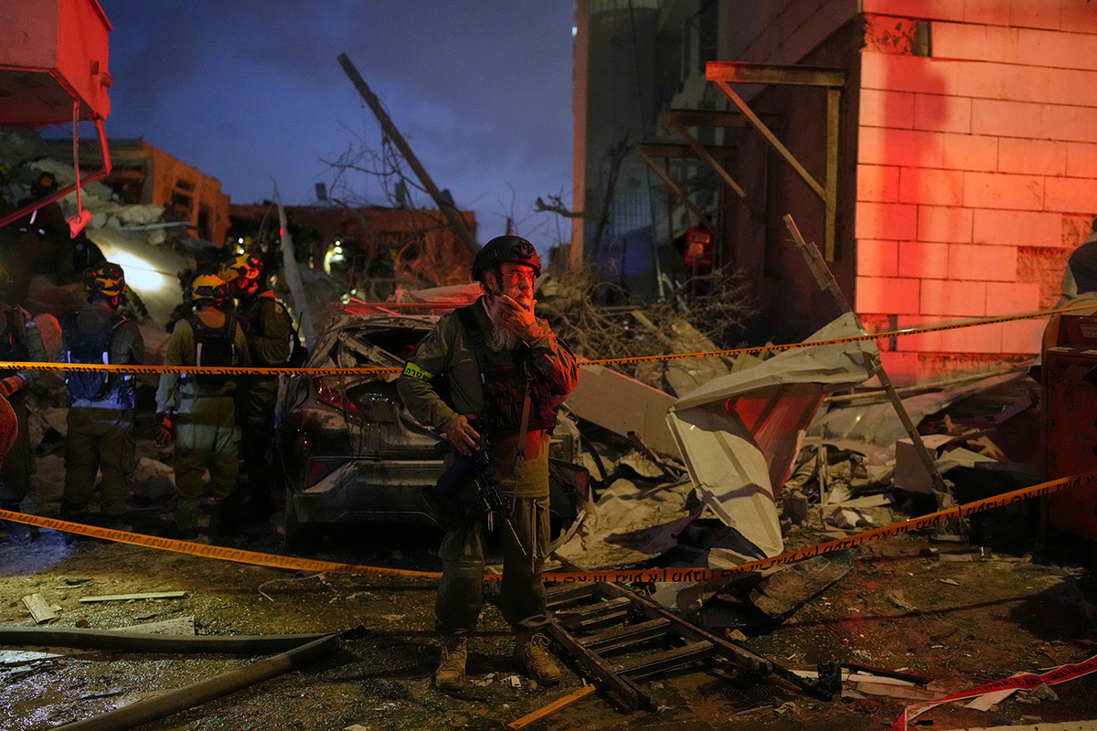    Ohad Zwigenberg / AP