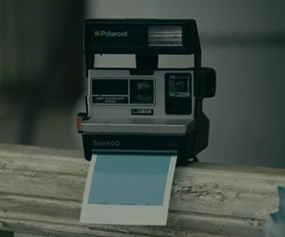 скриншот из сериала "Извне"