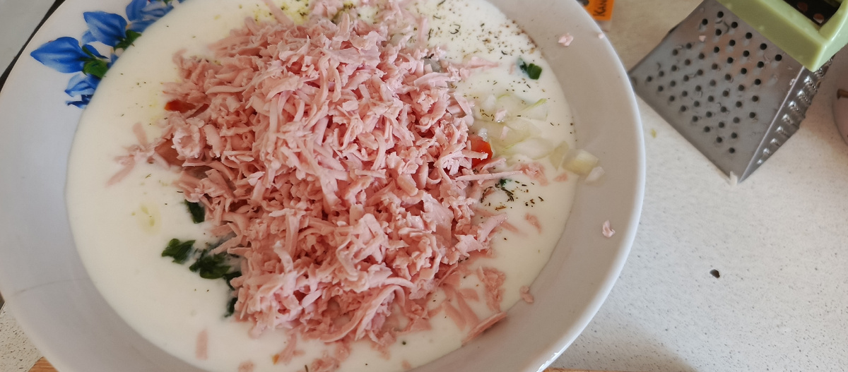 Можно использовать отварную грудку.