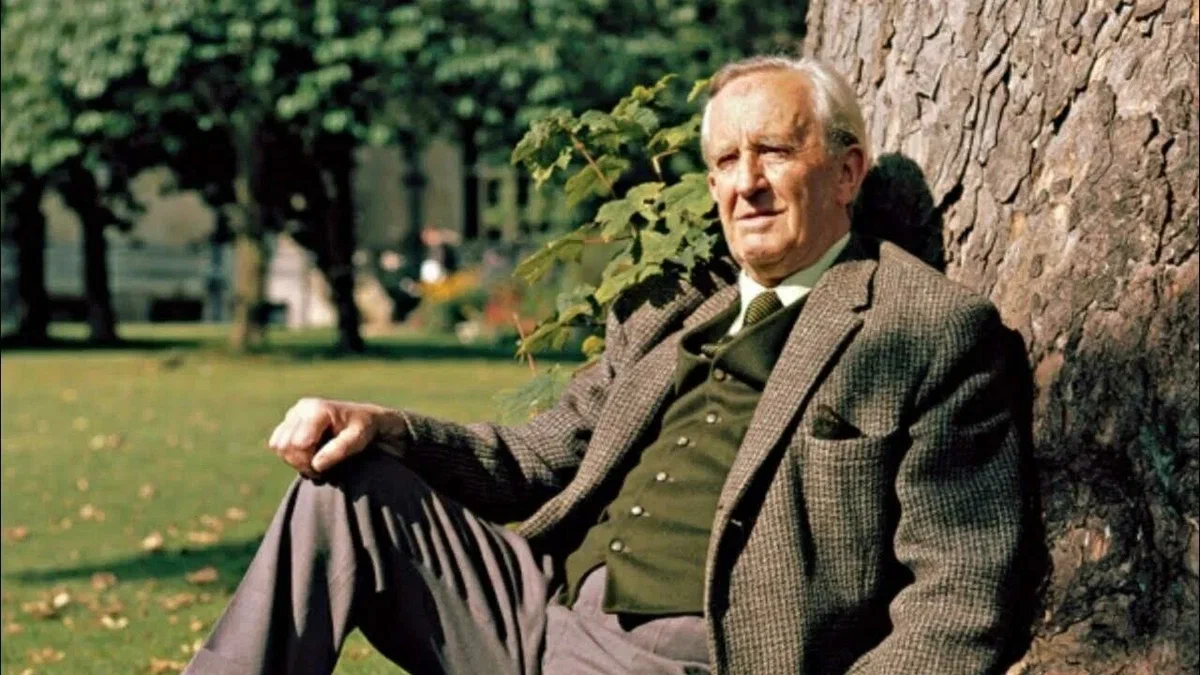 Джон Рональд Руэл Толкин