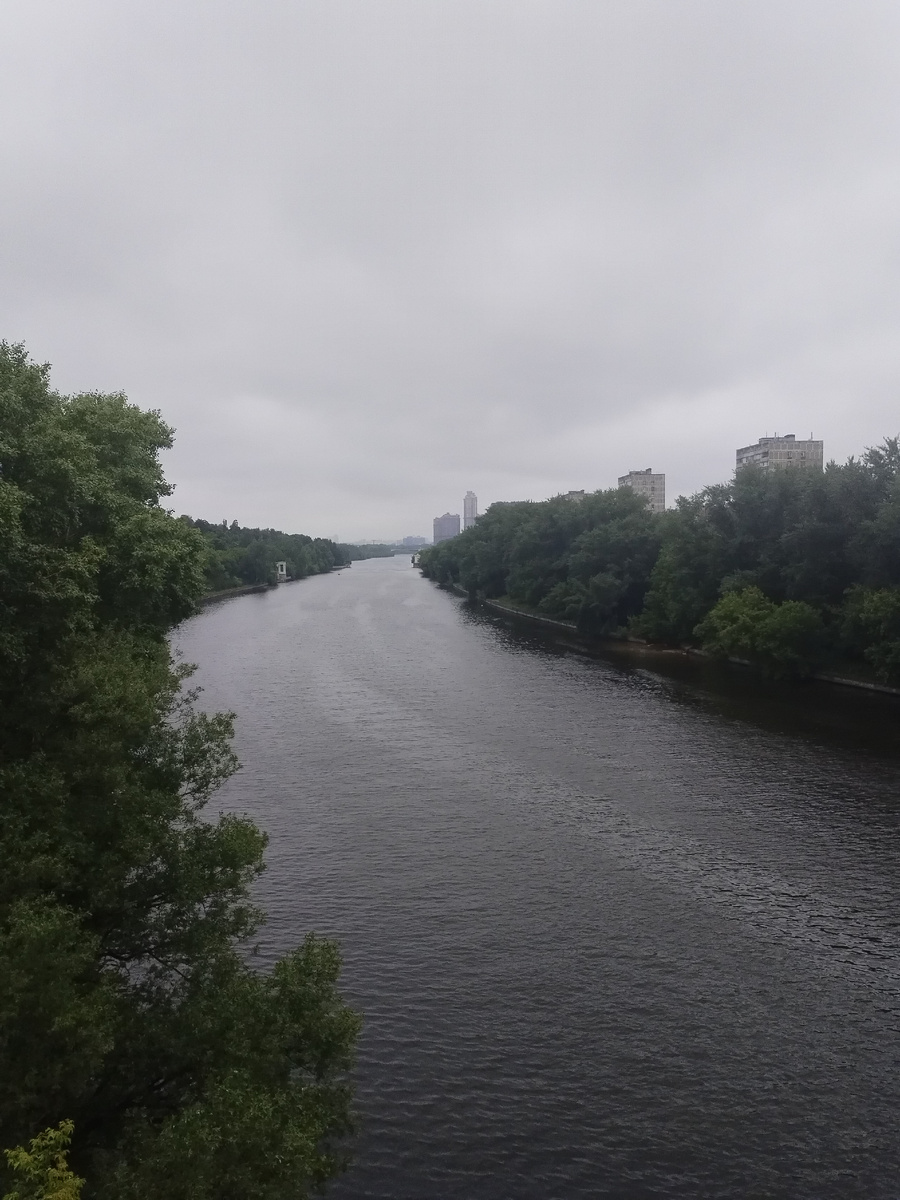 пасмурный июнь