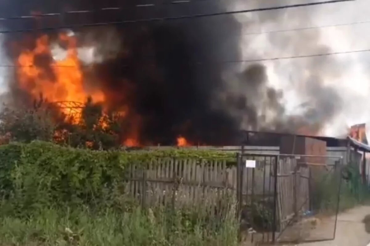    Огонь полностью уничтожил садовой дом в челябинском СНТ «Тракторосад-3»