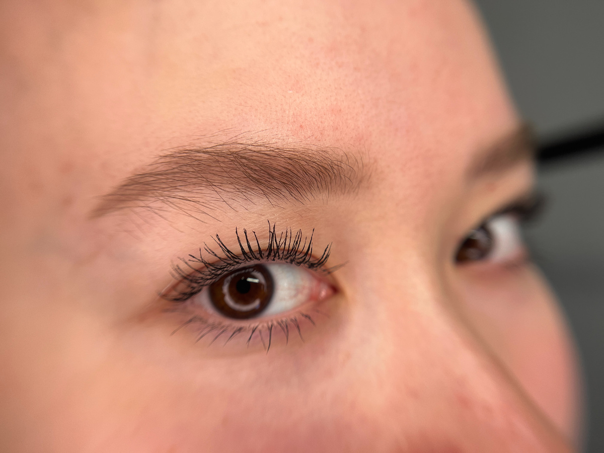 Перманентный макияж бровей спустя два года после процедуры
