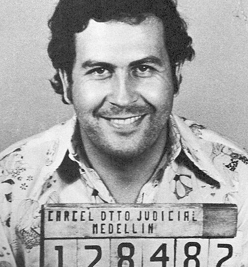 Пабло Эскобар / Яркая жизнь наркобарона / В лицах и событиях