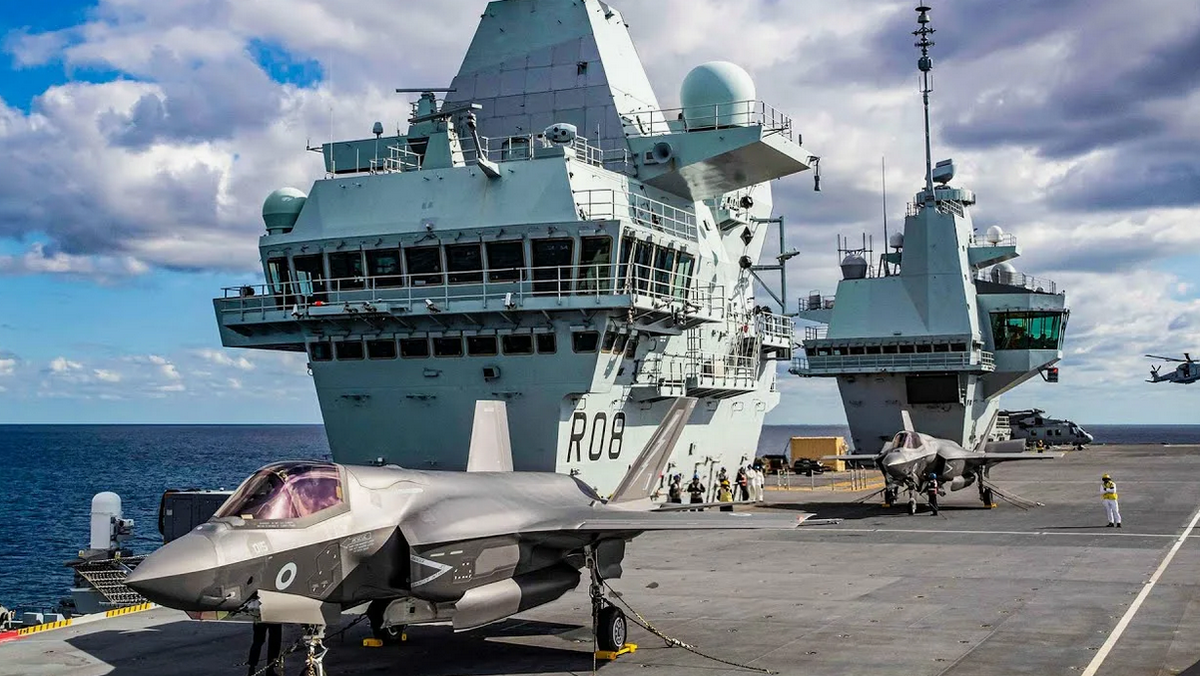 Ф-35С на одном из двух британских авианосцев. Фото Royal Navy