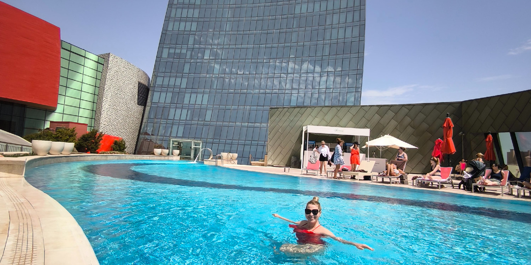 Баку - лучший отель с открытым бассейном FairMont Baku