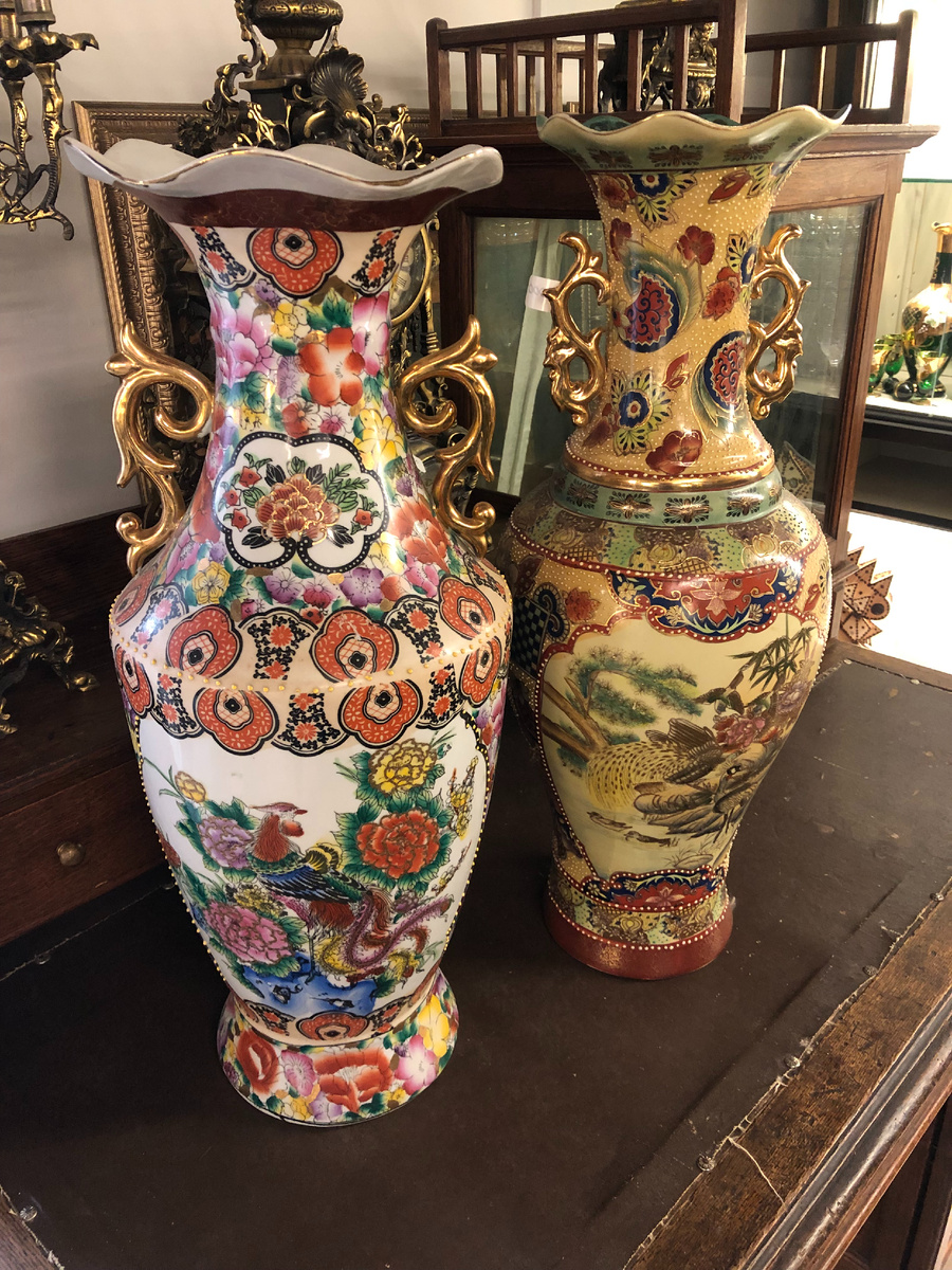 Китайские старинные вазы, представленные в нашем салоне