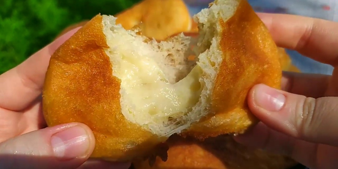 Пузырчатое, хрустящее тесто для беляшей. Тесто не впитывает масло😋