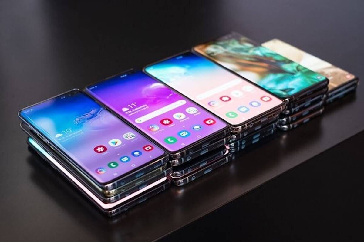    Новые смартфоны уже не имеют такого шарма, как раньше. Изображение: Sibnet Новости