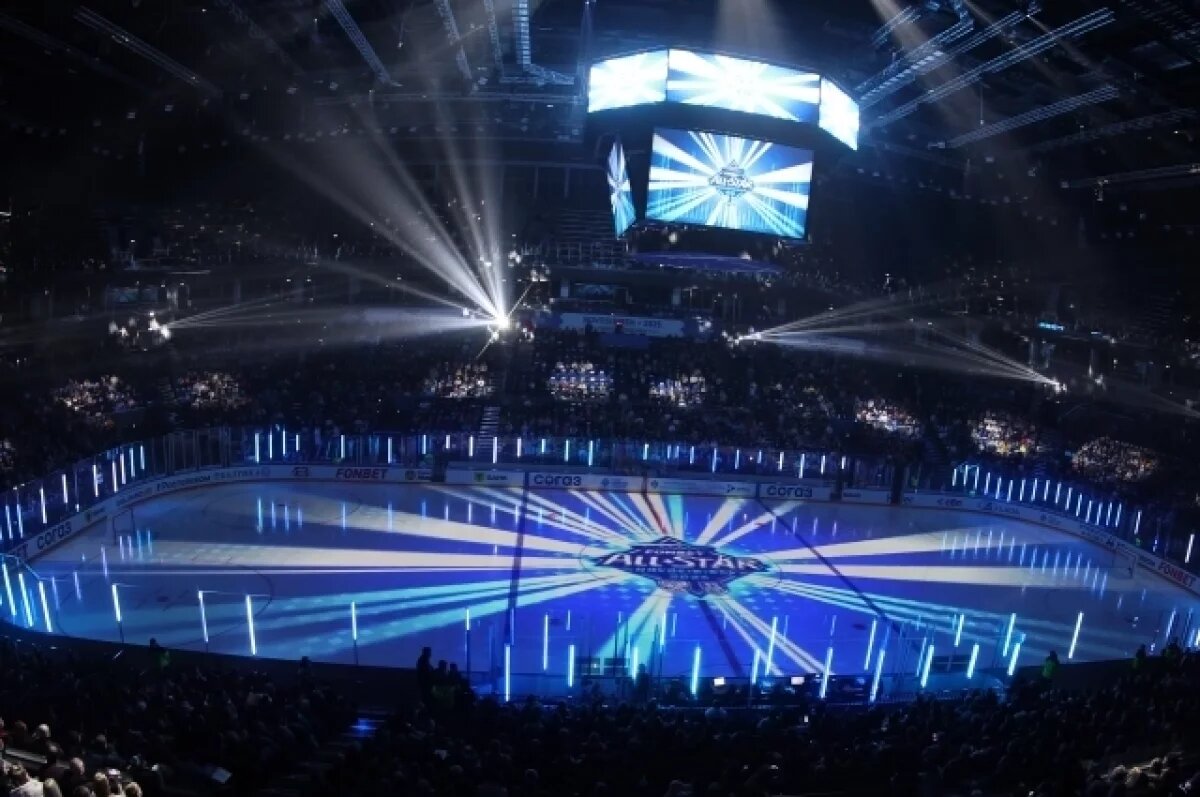    Новосибирский хоккеист вернулся из США ради помощи сиротам