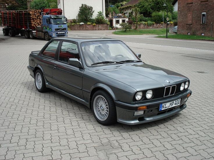  BMW E30 Coupe