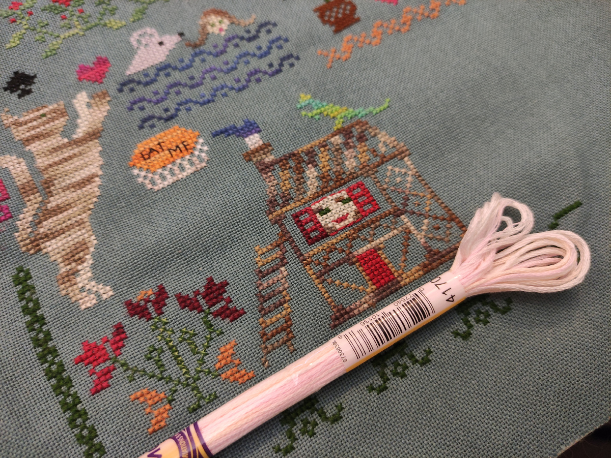 вышиваешь, вышиваешь и понимаешь - не тот цвет