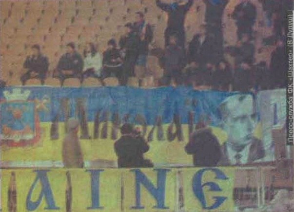    В киевском метро теперь снуёт бандеропоезд в честь «Азова»