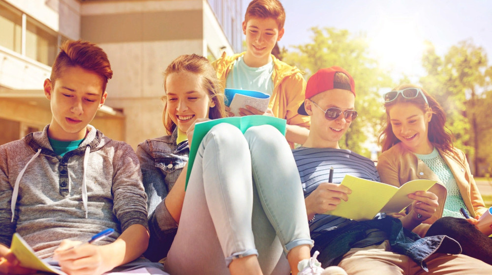    Как распознать вербовку в закрытых школьных сообществах