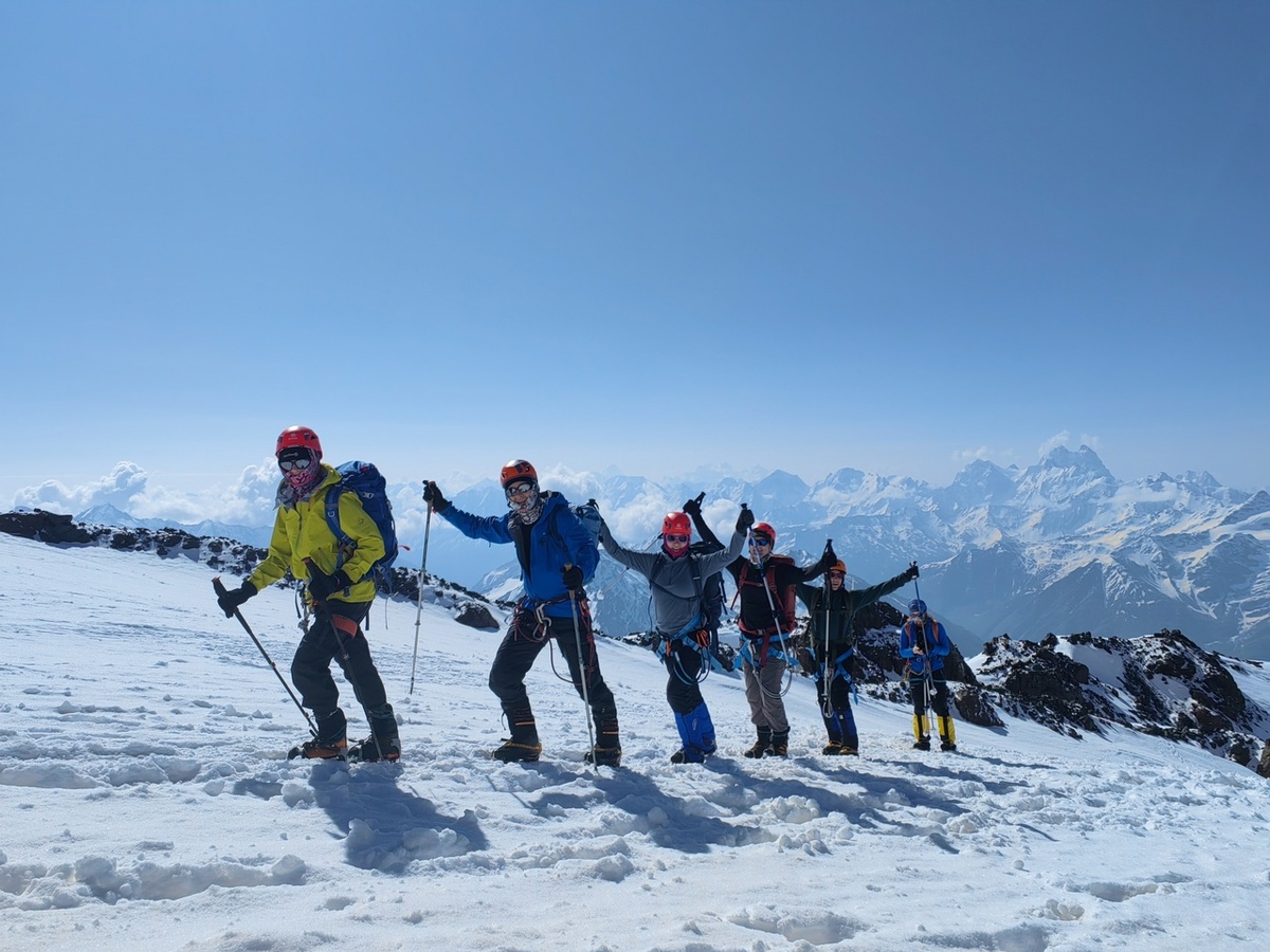 Восхождение на Эльбрус с юга в комфортном туре 