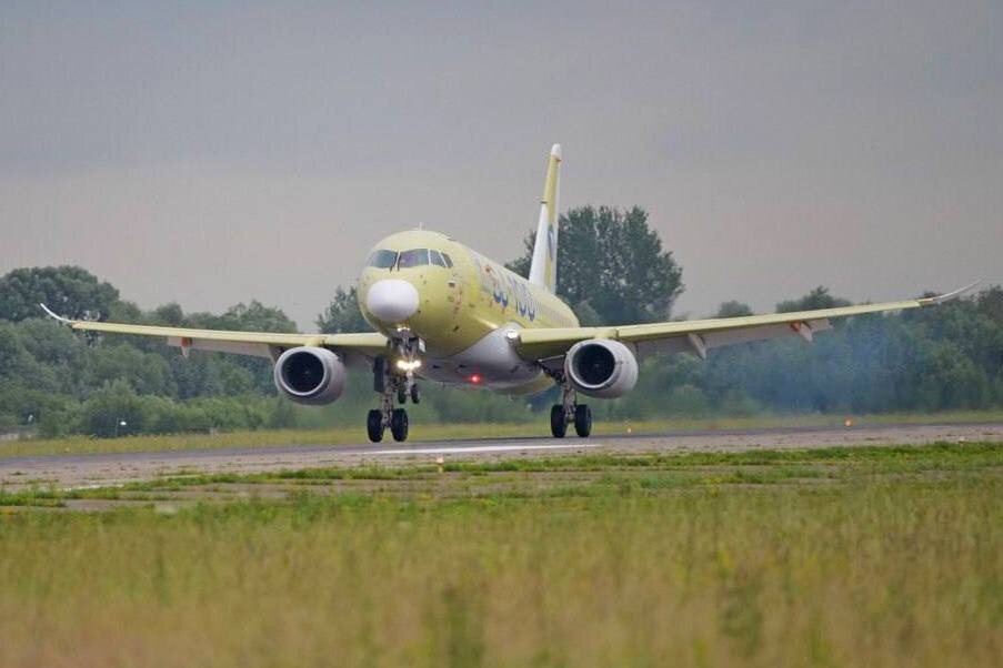 Герой выпуска - импортозамещённый Суперджет, выполнивший перелёт через всю страну