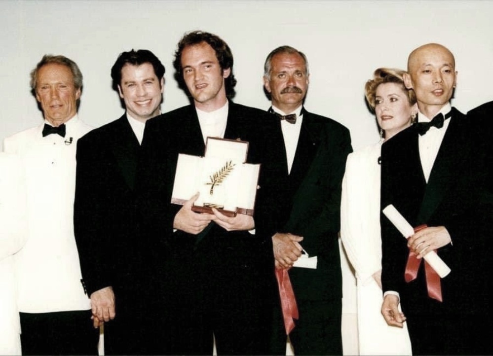 Как Тарантино доволен заслуженной наградной видно отчетливо, а лицо зависти и негодования Никиты Михалкова на Каннском кинофестивале - просто наглядно