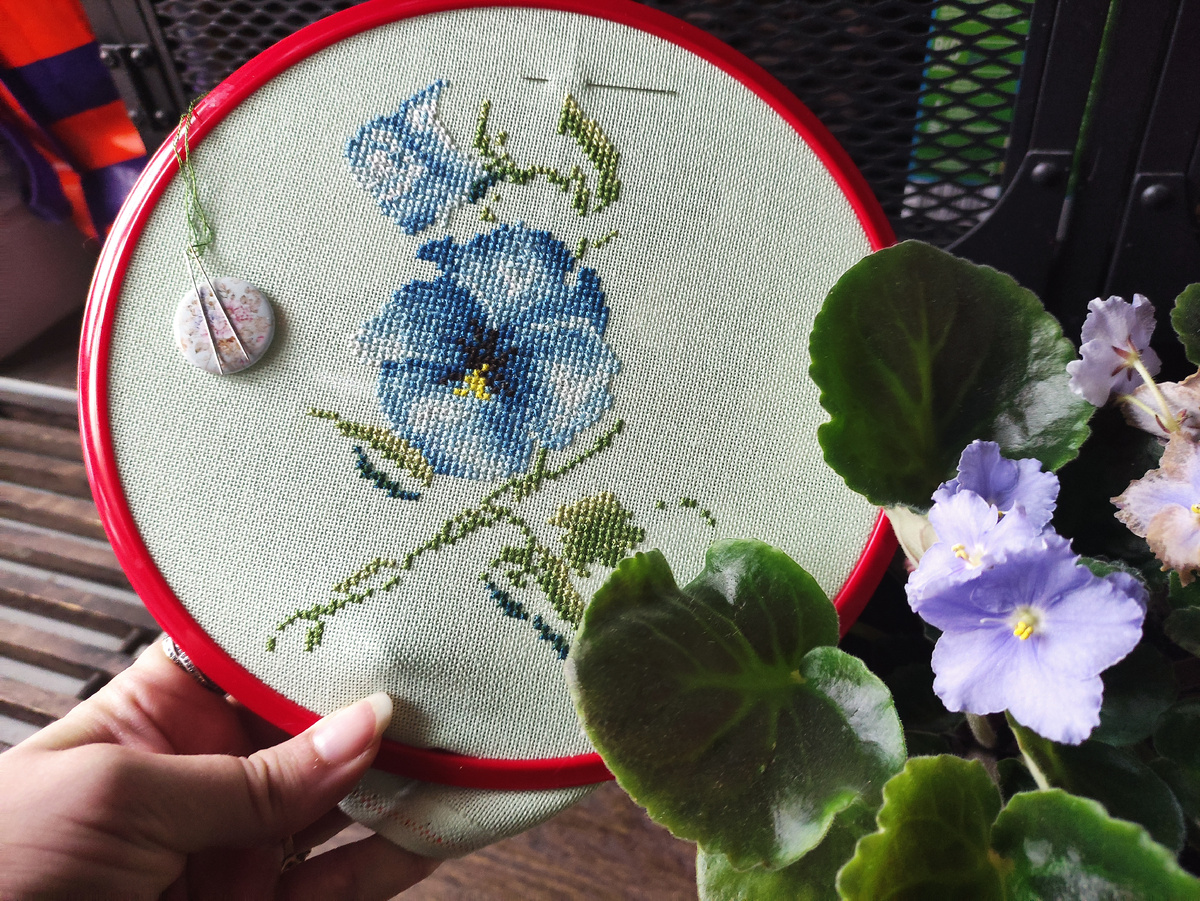 Мои любымые цвета в вышивке - синий и изумрудный