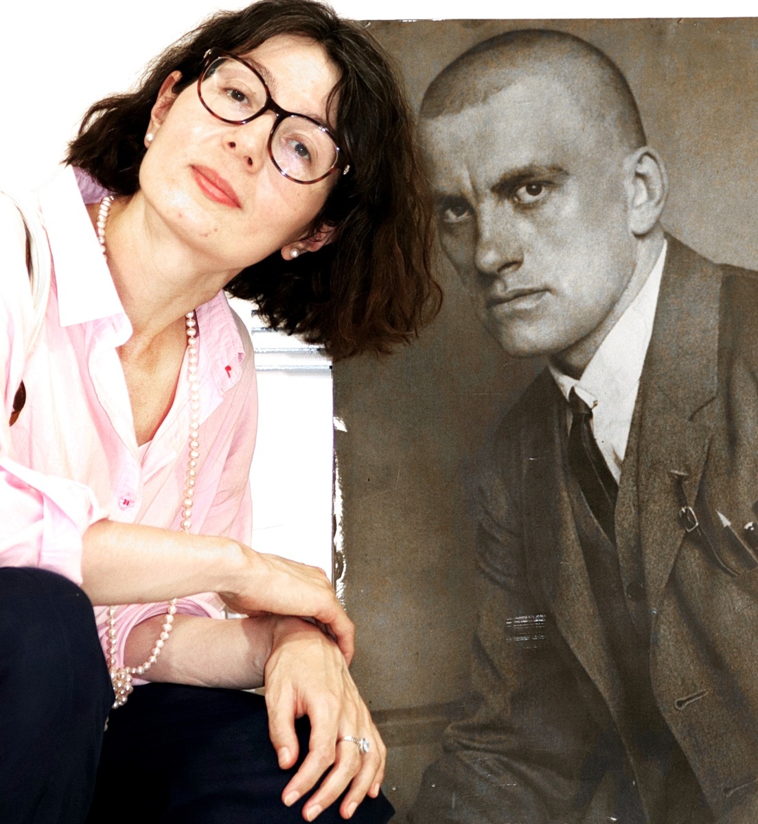 Автор блога Ксения Татарник на даче Маяковского в Пушкино. Фото: Надежда Старовойтенко