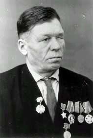 Михаил Иванович Важенин (19 сентября 1917, Камчатка, Пермская губерния — 14 июля 1981, Камчатка, Курганская область) — гвардии красноармеец Рабоче-крестьянской Красной Армии, участник Великой Отечественной войны, Герой Советского Союза (1944). После войны работал трактористом