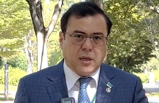 «А кто нам денег даст?»: узбекский ректор Кудратходжа оконфузился с призывом к мигрантам не ездить в Россию