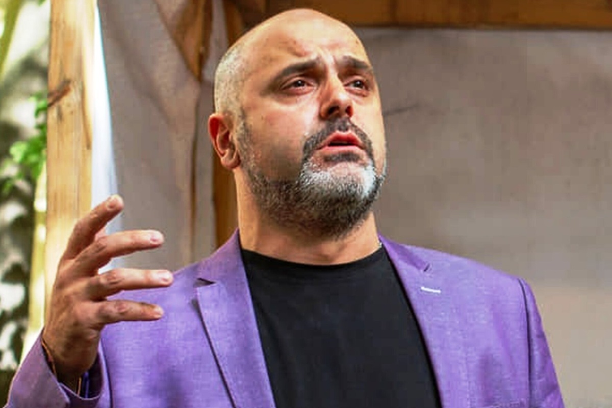     Солиста Мариинского театра Григора Вернера отправили в психбольницу после дебоша на улице