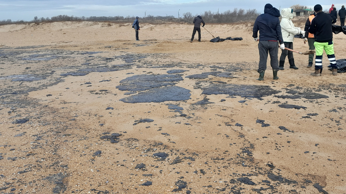 Первые минуты. Никто не знает с чего начинать...