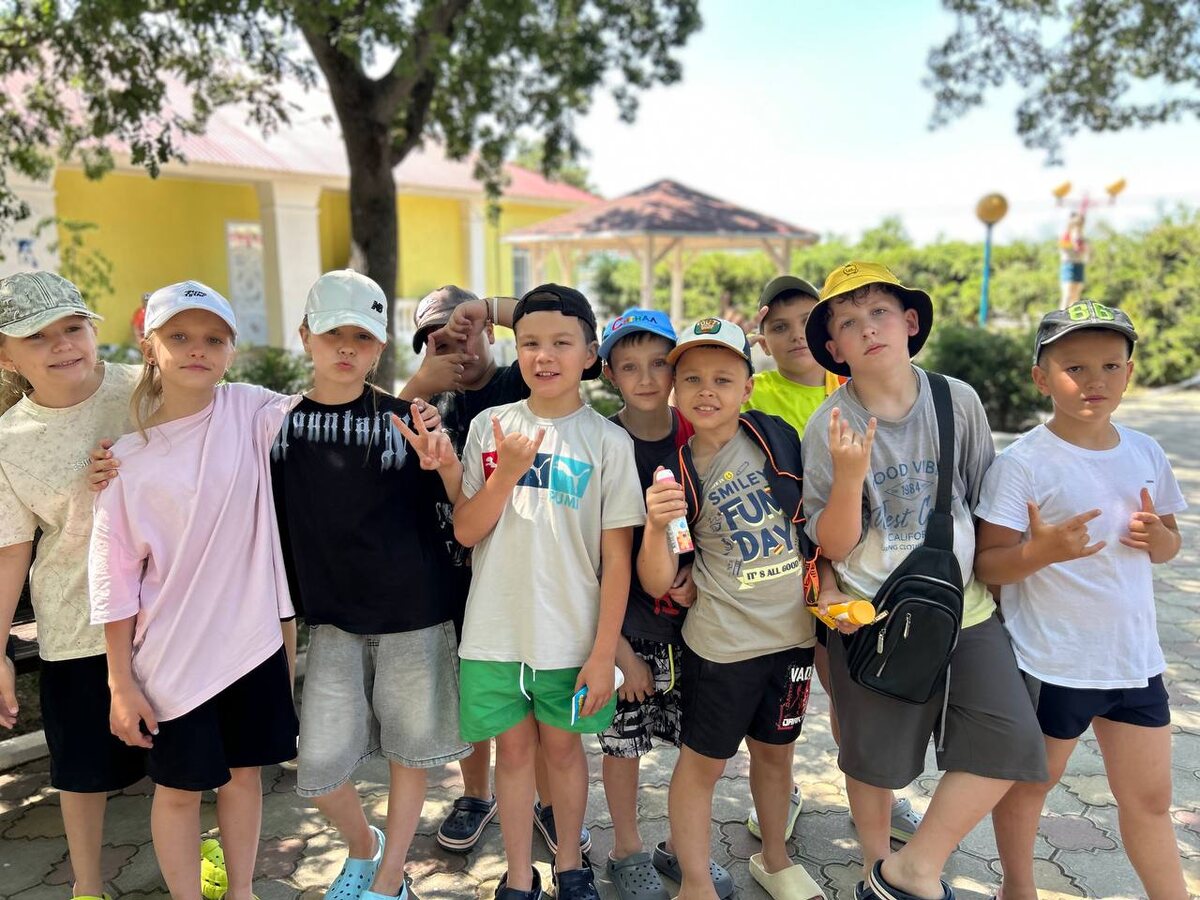    Югра подарила детям из Макеевки яркое лето: ребята уже отдыхают в лагере «Сигнал»