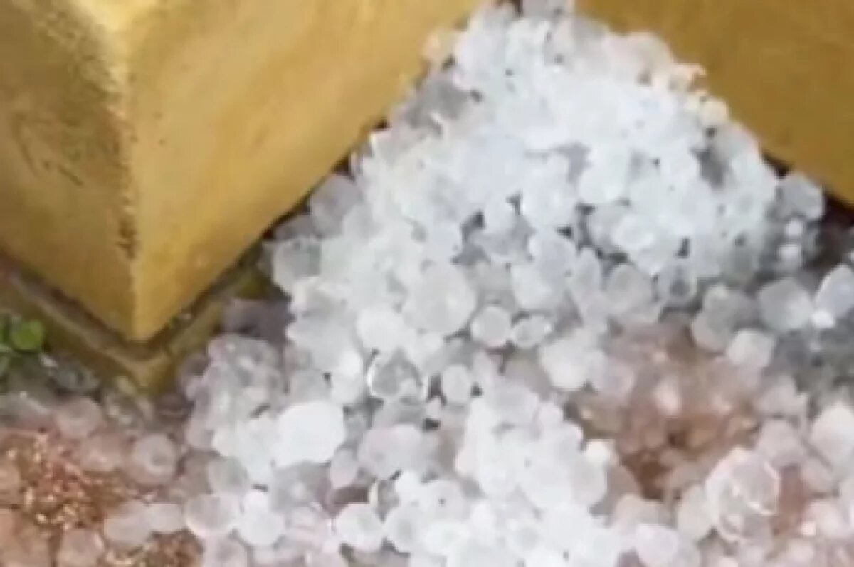    В Анапе выпал крупный град, был замечен смерч в море