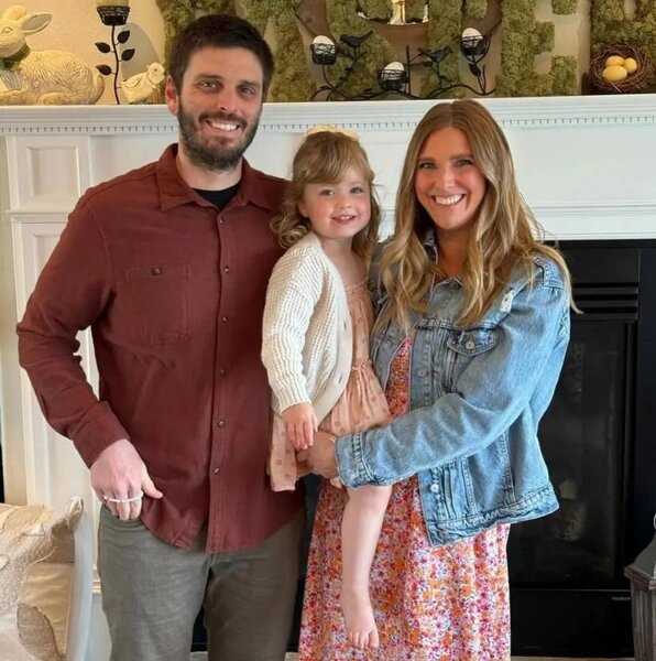    Лорен Миллер с мужем Кевином и дочерью Эммой admin