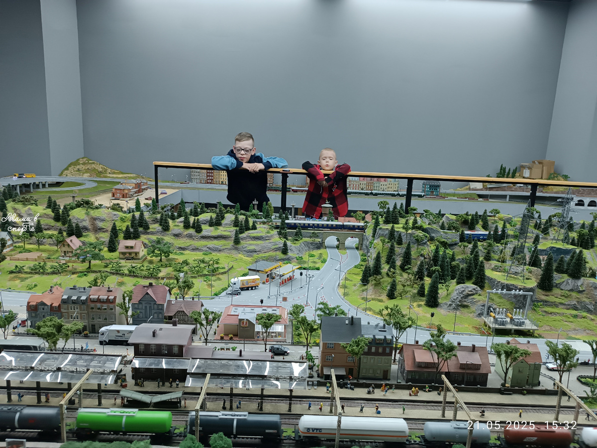 Основная экспозиция музея "Миниатюрный мир" в Анапе.