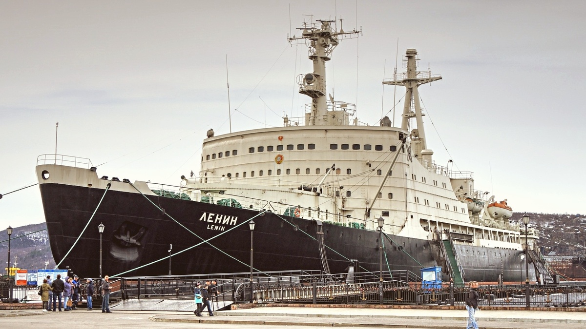 Ледокол Ленин.