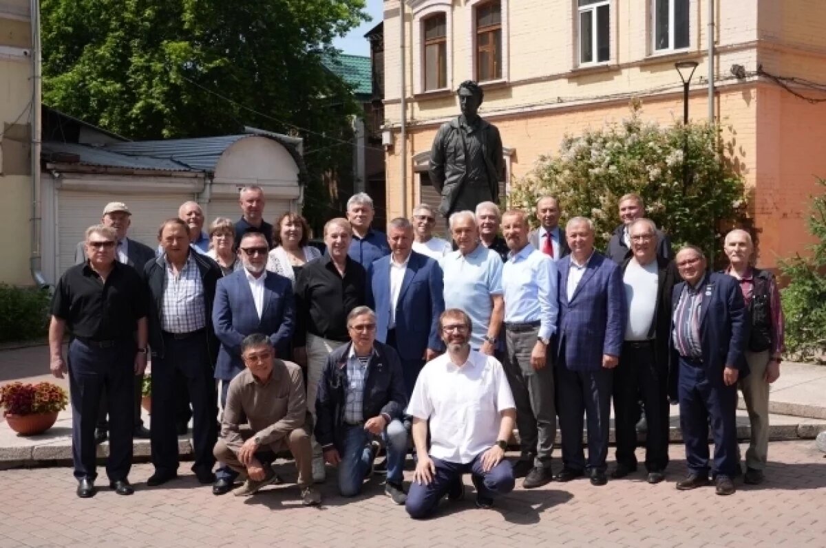    День памяти первого губернатора Юрия Ножикова прошёл в Иркутске