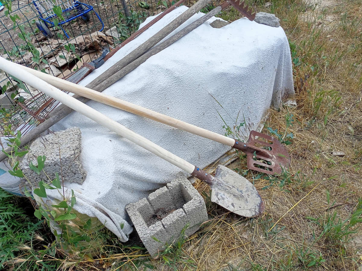 Лопаты с новыми черенками