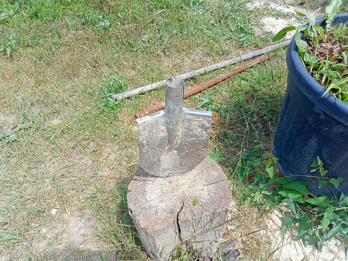 Титановая лопата. Уже лет пятнадцать со мной!
