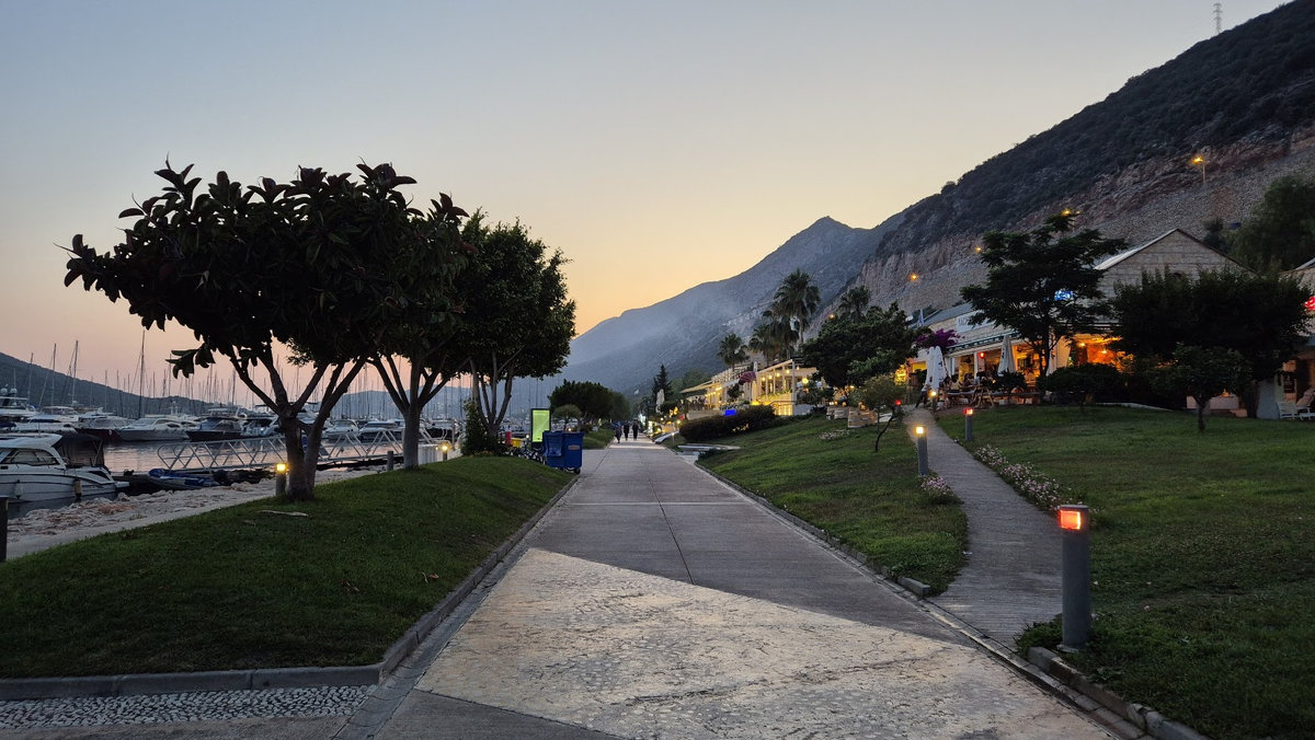 Марина в городке Каш