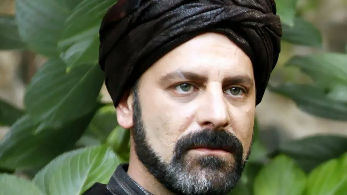 Рустем следит за домом