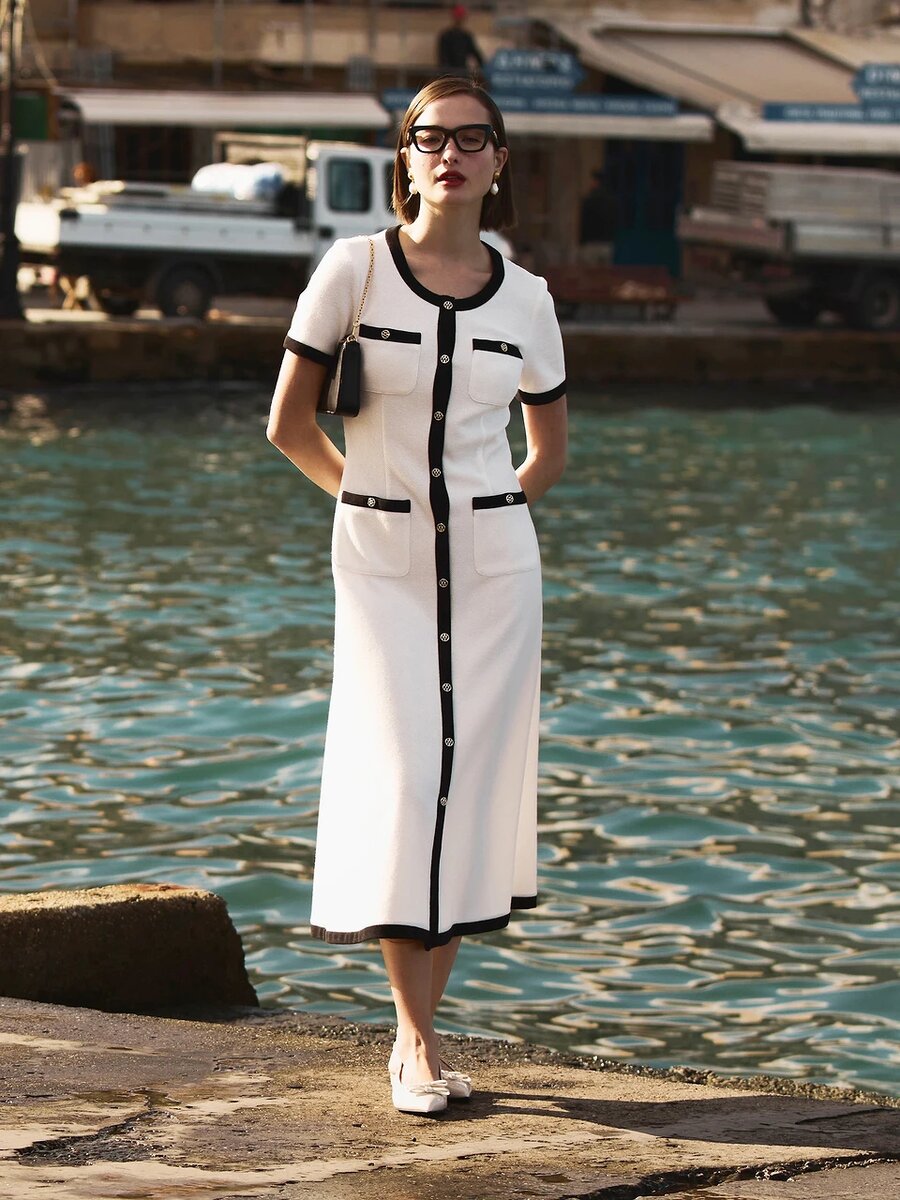 Такое платье представлено в Бурде.