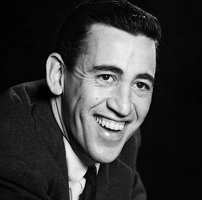 Джером Дэвид Сэлинджер (1 января 1919, Нью-Йорк — 27 января 2010, Корниш, Нью-Гэмпшир) 