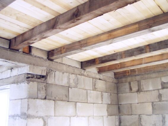 Деревянные перекрытия в доме с каменными стенами