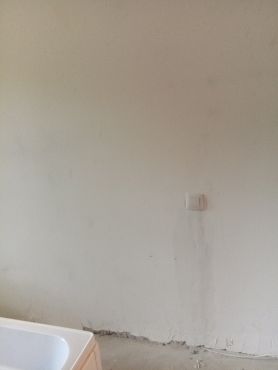 Вот это я выключатель приляпала посмотреть как оно будет 🫣 ( фото автора ) 