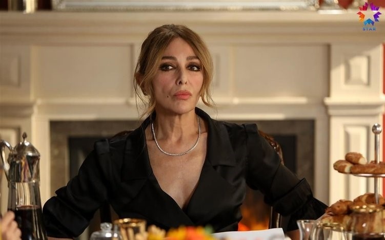 турецкая актриса Зеррин Текиндор, яндекс фото