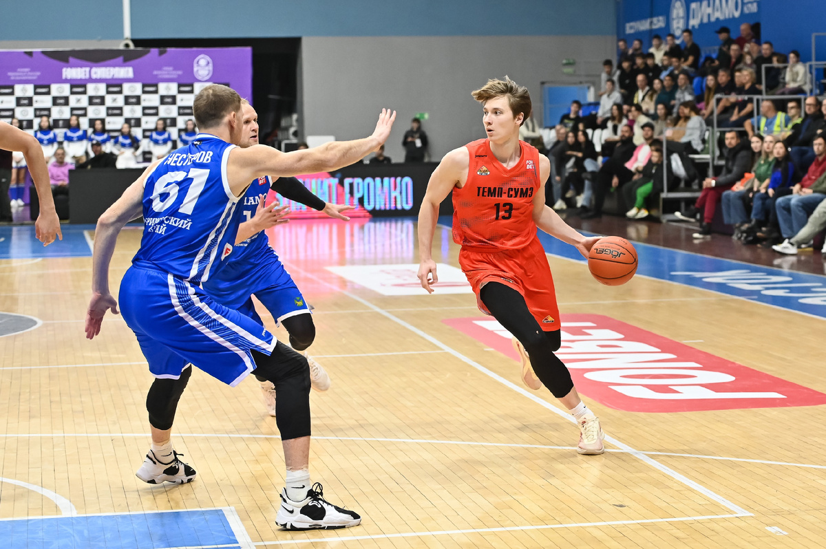 Кирилл Крылов в матче за «Темп»