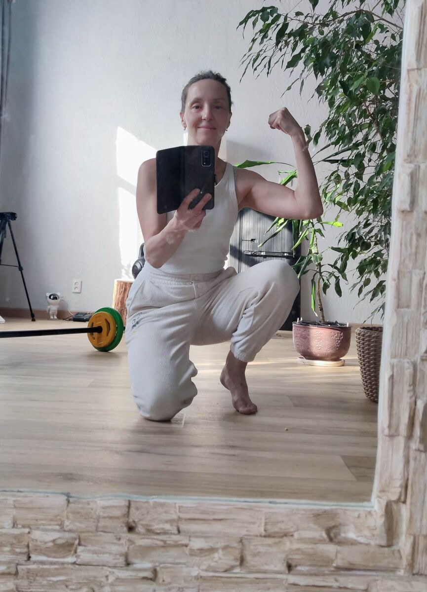 Привет! Я Ксюша, мама пятерых. Долгое время занималась тхэквондо. Сейчас учусь на фитнес - тренера. Здесь рассказываю о своей жизни, как она есть. Всем рада, присоединяйтесь!