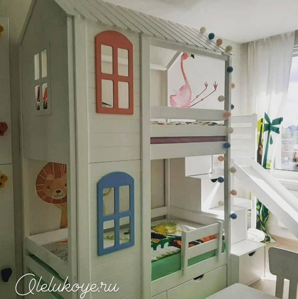 Одна из наших кроватей-домиков