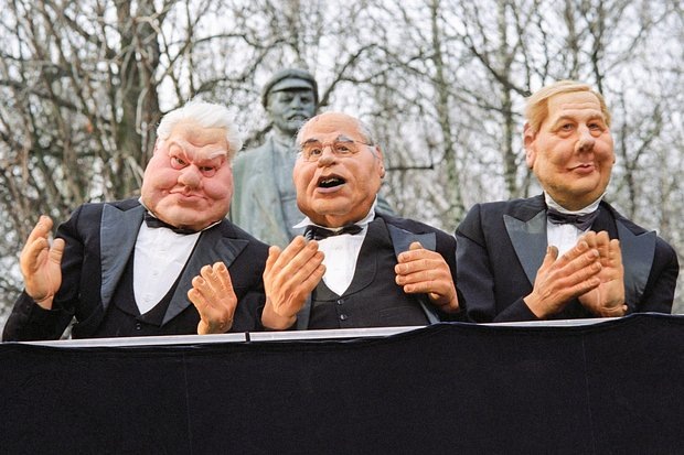    Персонажи программы «Куклы»: Ельцин, Черномырдин и Чубайс, 1997 год. Фото: Владимир Мусаэльян / ТАСС