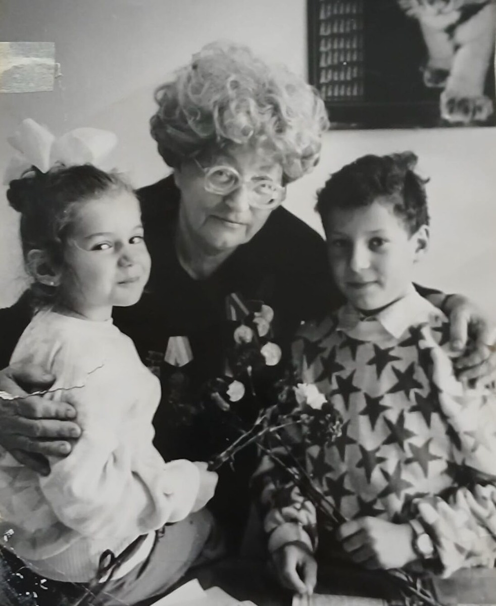 С любимыми внуками.