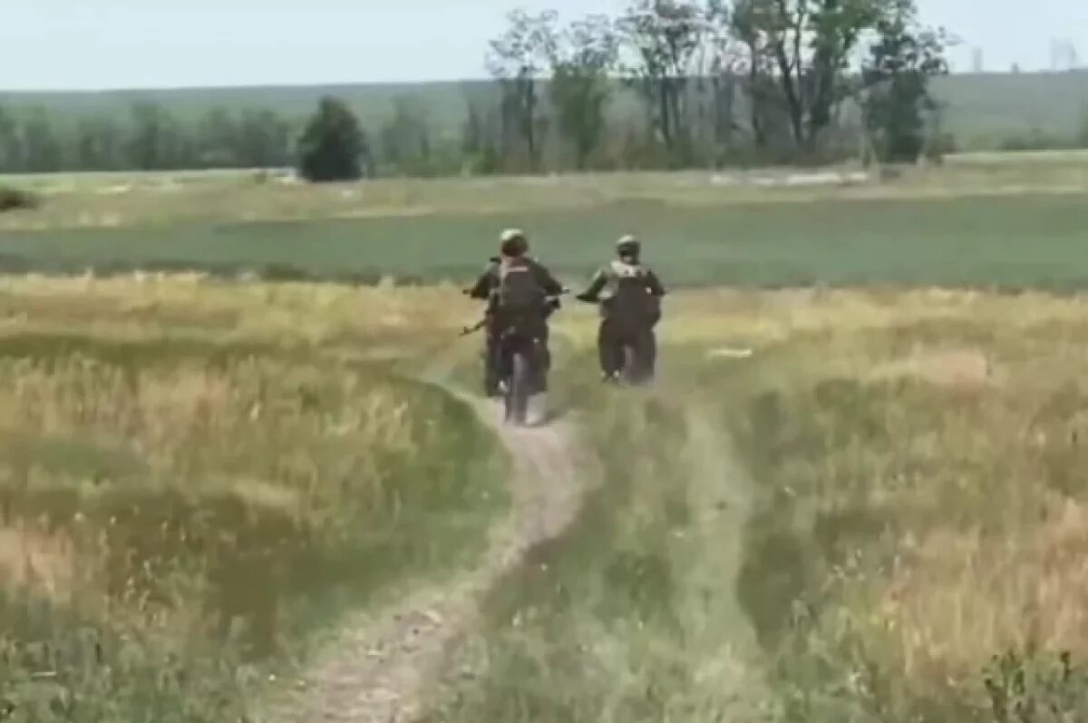    Дандыкин: ВС РФ используют кроссовые мотоциклы для быстрых штурмов