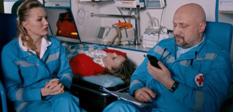 Кадр из сериала "Скорая помощь" с Г. Куценко